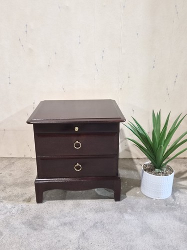 Vintage stag minstrel - stag, bedside