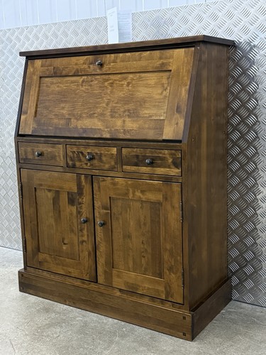 Laura ashley garrat - laura,